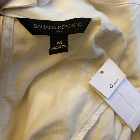 NWT Banana Republic Ivory Wrap blouse size medium - Picture 4 of 4